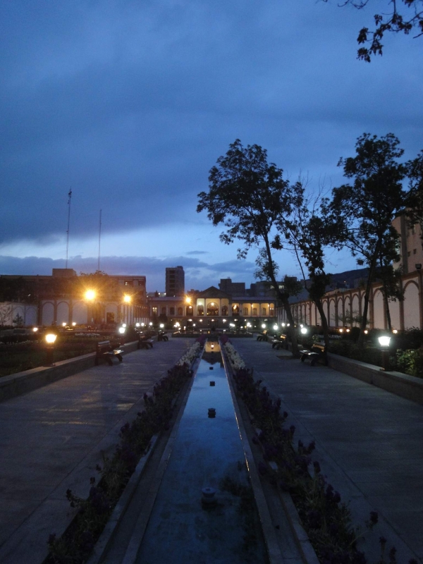 خانه امیر نظام گروسی در شب